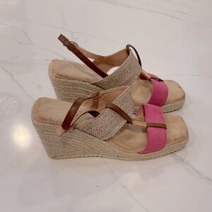 Espadrilles with bright pink and brown
